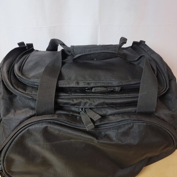 Antigua Brand Duffel Bag - Quality Built Duffel - Perfect for Fitness or Travel - Picture 3 of 16
